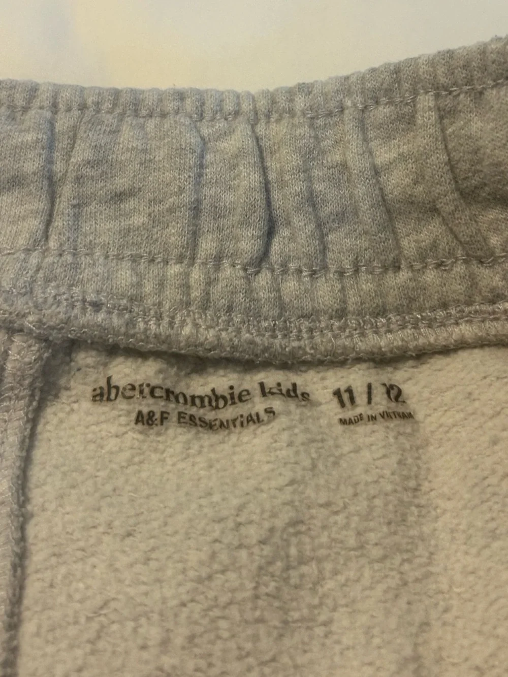Abercrombie + Fitch Lace Trim Wide Leg Sweatpants Grey Girls size 11-12